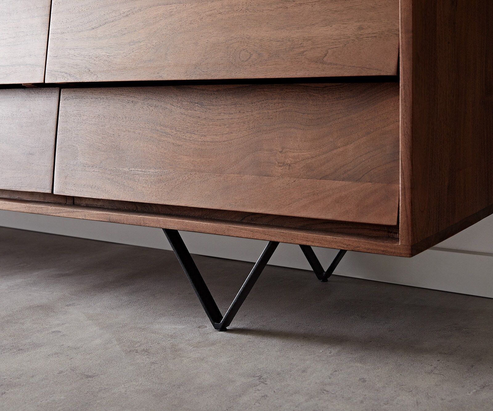 Buffet Eloi 240x40 cm acacia brun 2 portes 6 tiroirs pied en V noir 4